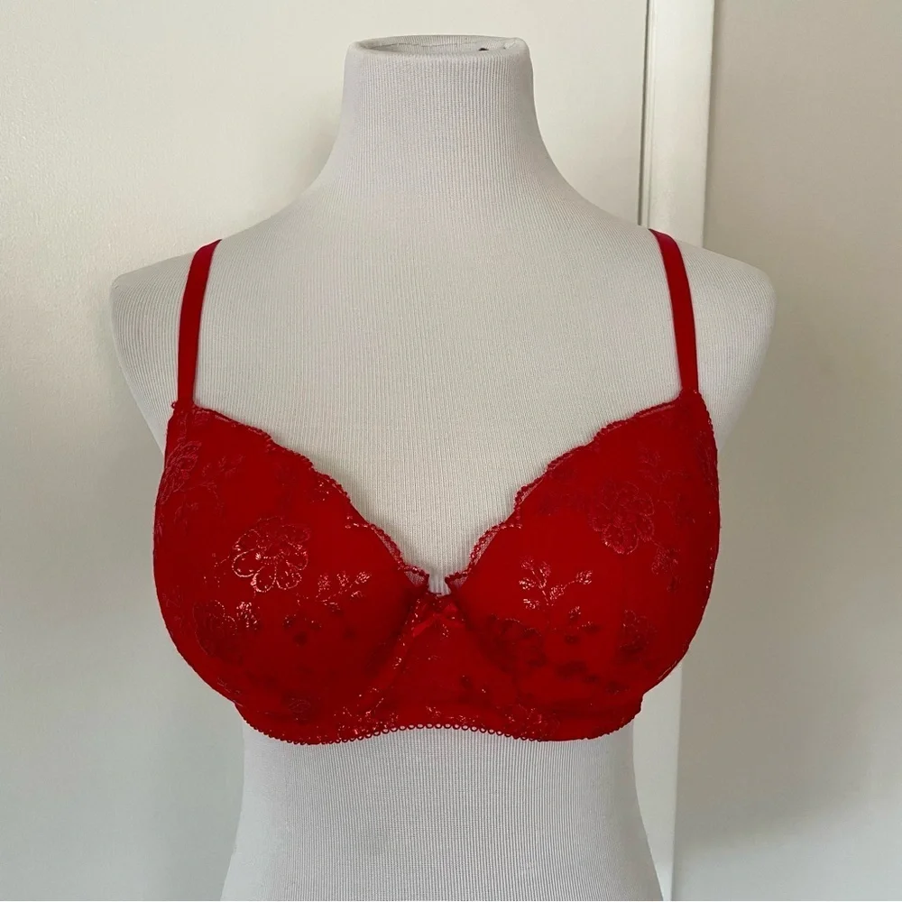 Victoria’s Secret Dream Angels Lined Demi Lace Red Bra Size 32DDD/32F